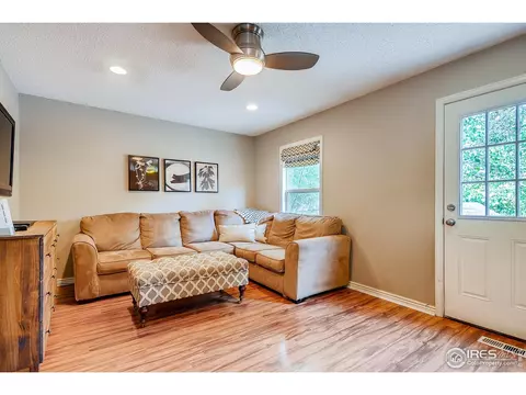 20509 E Buchanan Dr, Aurora, CO 80011 photo 4