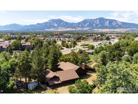 701 Crescent Dr, Boulder, CO 80303 photo 2