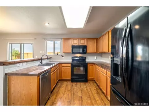 22396 E Navarro Dr, Aurora, CO 80018 photo 4