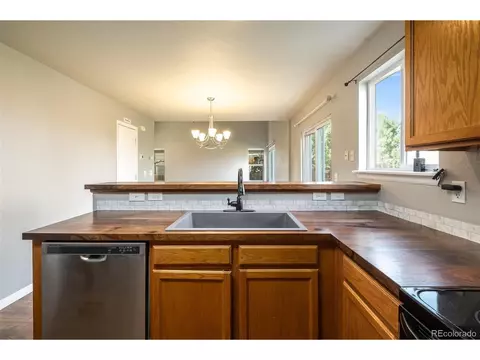 22396 E Navarro Dr, Aurora, CO 80018 photo 5