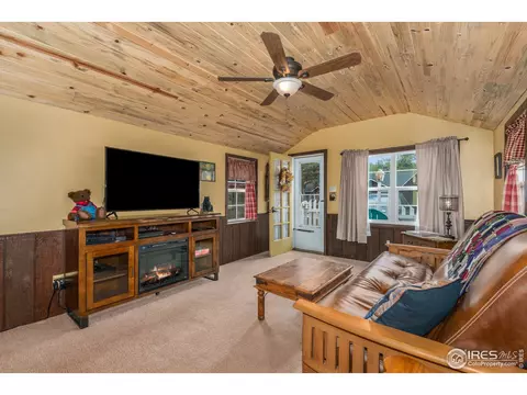 160 E Riverside Dr, Estes Park, CO 80517 photo 7