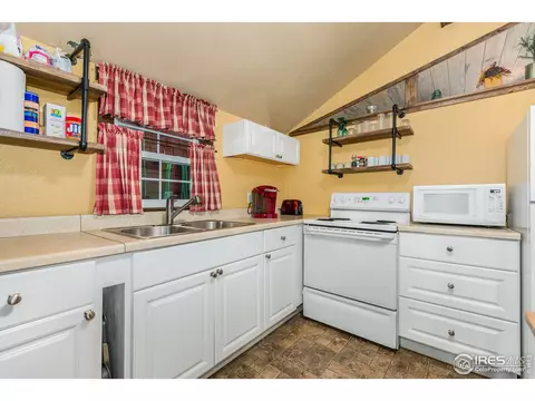 160 E Riverside Dr, Estes Park, CO 80517 photo 12