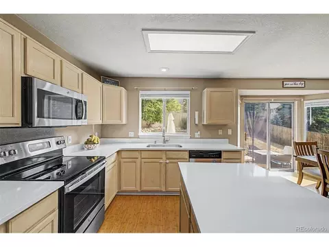 Kitchen - 19584 E Ithaca Pl, Aurora, CO 80013 photo 5 of 5