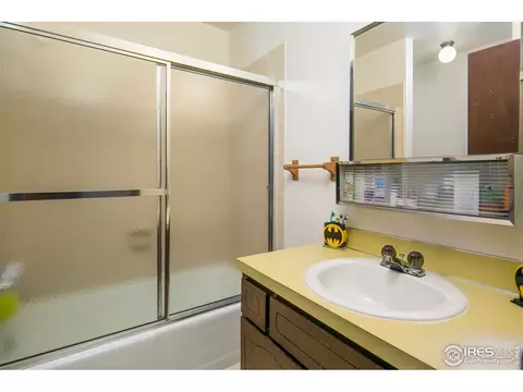 323 44th Ave, Greeley, CO 80634 photo 9