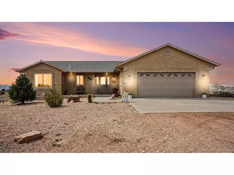 459 Bowie Rd, Penrose, CO 81240