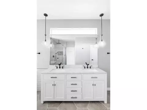 Bath - 49447 Antelope Dr, Bennett, CO 80102 photo 1 of 7