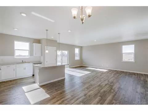 242 S Uriah St, Aurora, CO 80018 photo 10
