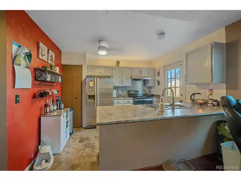 18951 E 17th Ave, Aurora, CO 80011 photo 4