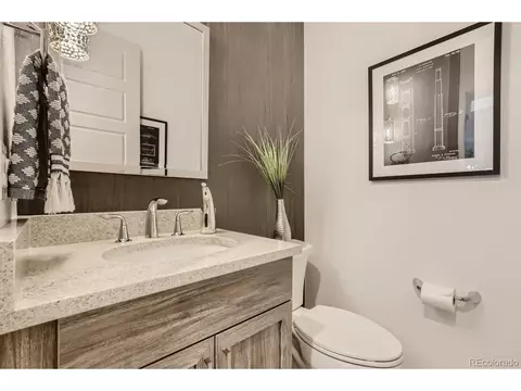9754 E 60th Pl, Denver, CO 80238 photo 14