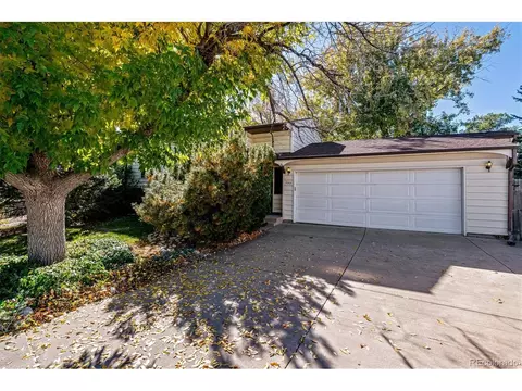 733 S Newark Ct, Aurora, CO 80012