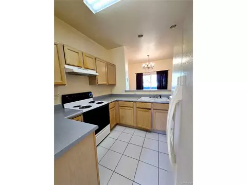 12215 E 2nd Dr, Aurora, CO 80011 photo 8