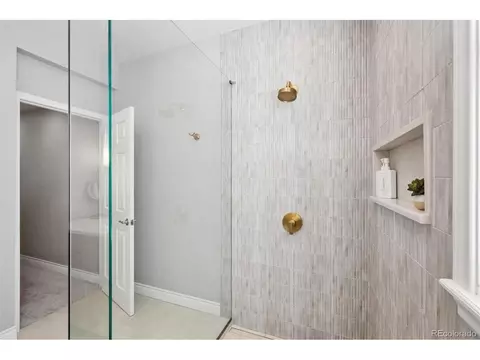 Bath - 7890 E 26th Ave, Denver, CO 80238 photo 2 of 7