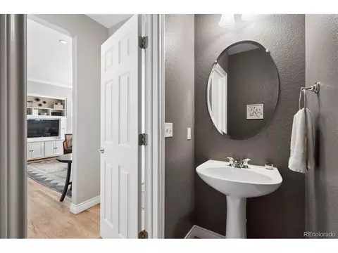 Bath - 7890 E 26th Ave, Denver, CO 80238 photo 5 of 7