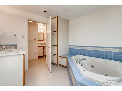 940 Crescent Dr, Boulder, CO 80303 photo 15