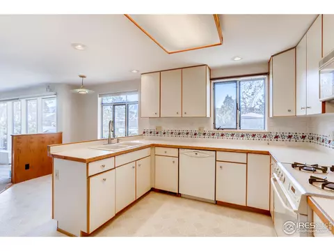 940 Crescent Dr, Boulder, CO 80303 photo 10