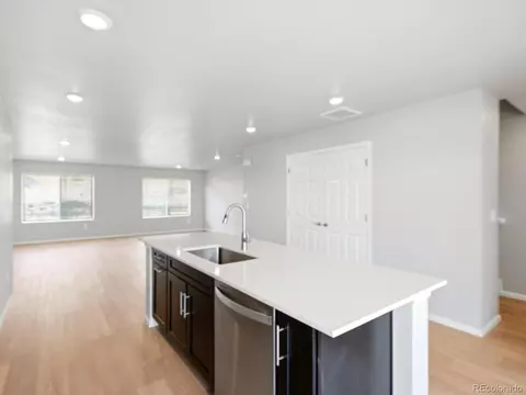 Kitchen - 4722 Cloudburst Ln, Morrison, CO 80465 photo 4 of 6