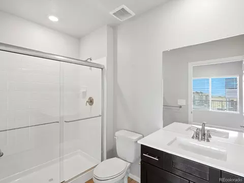 Bath - 4722 Cloudburst Ln, Morrison, CO 80465 photo 1 of 5