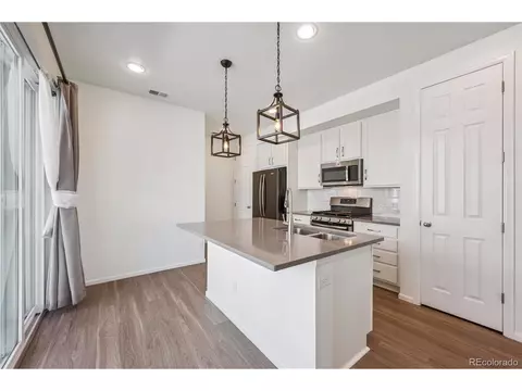 Kitchen - 23627 E 5th Pl, Aurora, CO 80018 photo 2 of 4