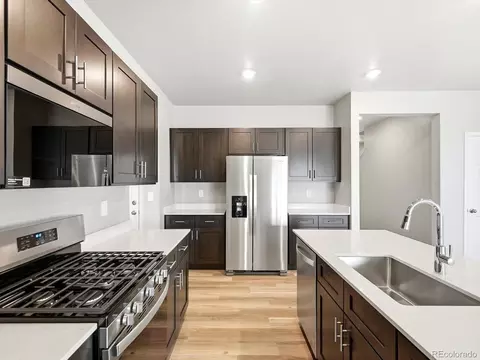 Kitchen - 504 97th Ave, Greeley, CO 80634 photo 8 of 10