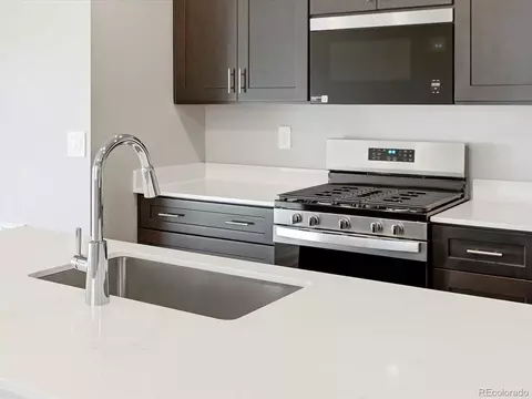 Kitchen - 504 97th Ave, Greeley, CO 80634 photo 10 of 10