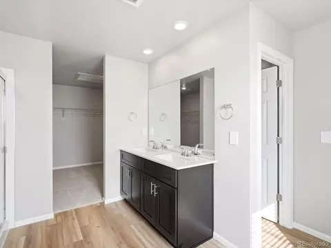 Bath - 504 97th Ave, Greeley, CO 80634 photo 4 of 4