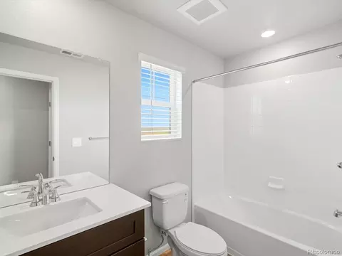 Bath - 504 97th Ave, Greeley, CO 80634 photo 2 of 4