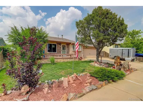 865 Madison Way, Bennett, CO 80102 photo 2