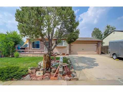 865 Madison Way, Bennett, CO 80102 photo 1