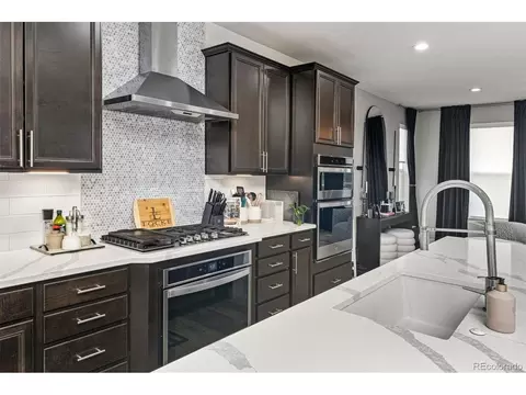 Kitchen - 25537 E Alder Dr, Aurora, CO 80016 photo 4 of 7