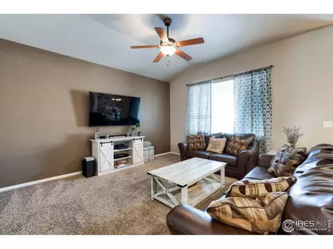 621 Dee Rd, Johnstown, CO 80534 photo 5
