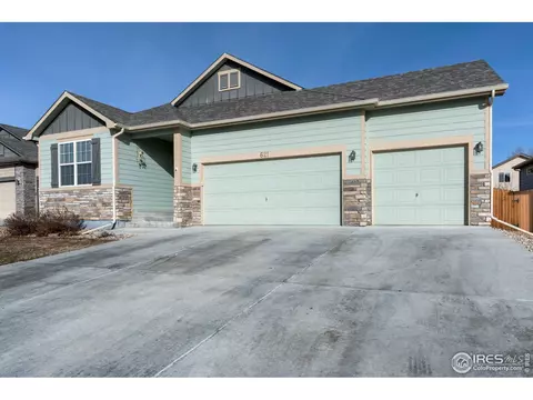 621 Dee Rd, Johnstown, CO 80534 photo 2