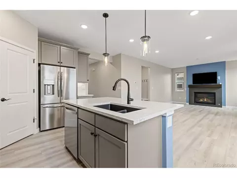 Kitchen - 5388 Riverbend Ave, Longmont, CO 80504 photo 1 of 2