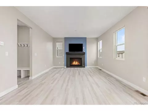 Living - 5388 Riverbend Ave, Longmont, CO 80504 photo 1 of 2