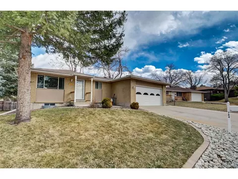 784 Urban St, Lakewood, CO 80401