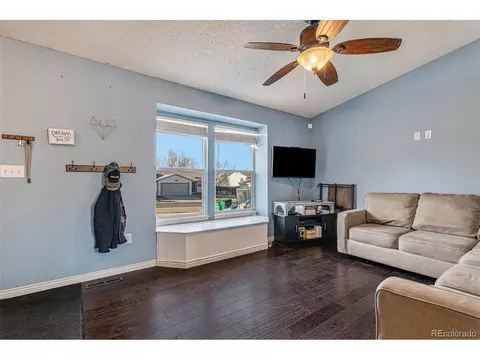 2744 S Uravan St, Aurora, CO 80013 photo 4