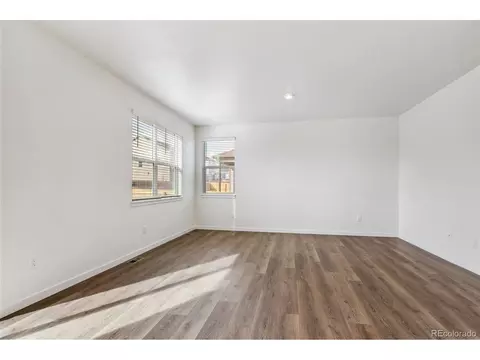27554 E Byers Ave, Aurora, CO 80018 photo 10