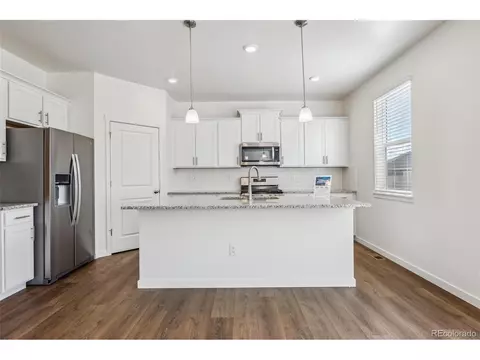 27554 E Byers Ave, Aurora, CO 80018 photo 8