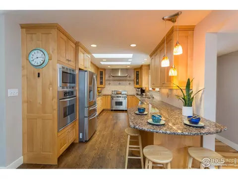 910 Crescent Dr, Boulder, CO 80303 photo 4