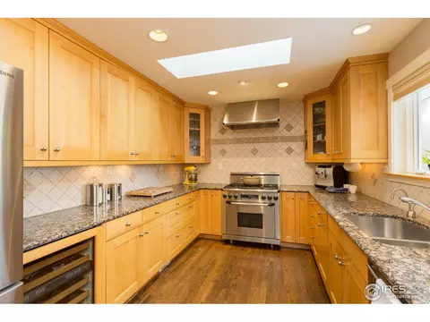 910 Crescent Dr, Boulder, CO 80303 photo 3