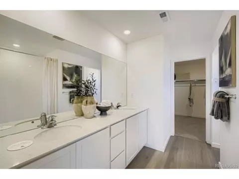 Bath - 832 Rattle Rd, Windsor, CO 80550 photo 1 of 3