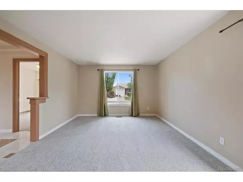 17522 E Temple Dr, Aurora, CO 80015 photo 3