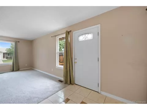 17522 E Temple Dr, Aurora, CO 80015 photo 2