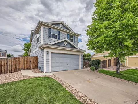 792 Canyon Ln, Lochbuie, CO 80603