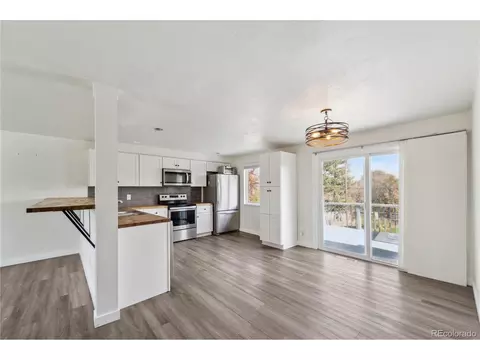 7026 S Cherry Dr, Centennial, CO 80122 photo 3