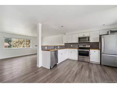 7026 S Cherry Dr, Centennial, CO 80122 photo 4