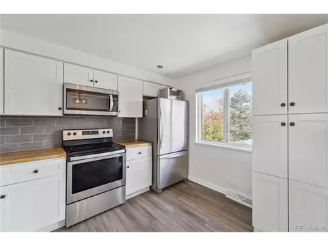 7026 S Cherry Dr, Centennial, CO 80122 photo 8