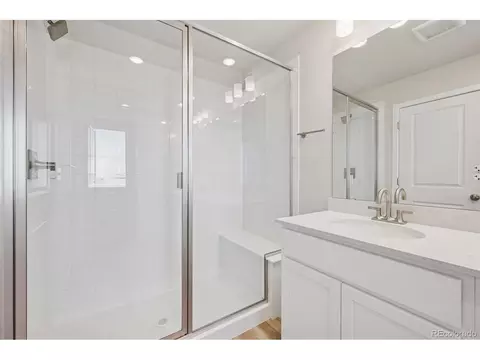 Bath - 4613 N Versailles St, Aurora, CO 80019 photo 3 of 4