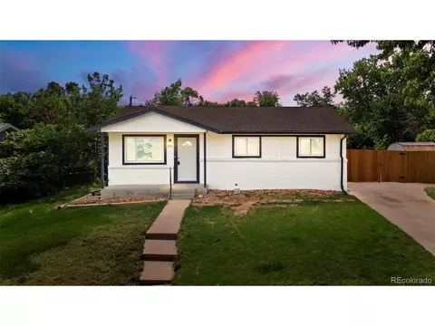 871 S Worchester St, Aurora, CO 80012