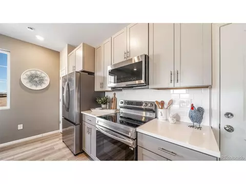 Kitchen - 22393 E 46th Ave, Aurora, CO 80019 photo 5 of 6