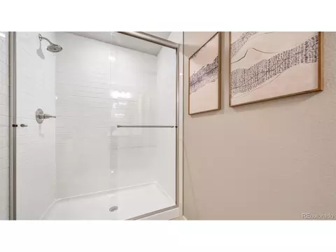 Bath - 22393 E 46th Ave, Aurora, CO 80019 photo 3 of 4
